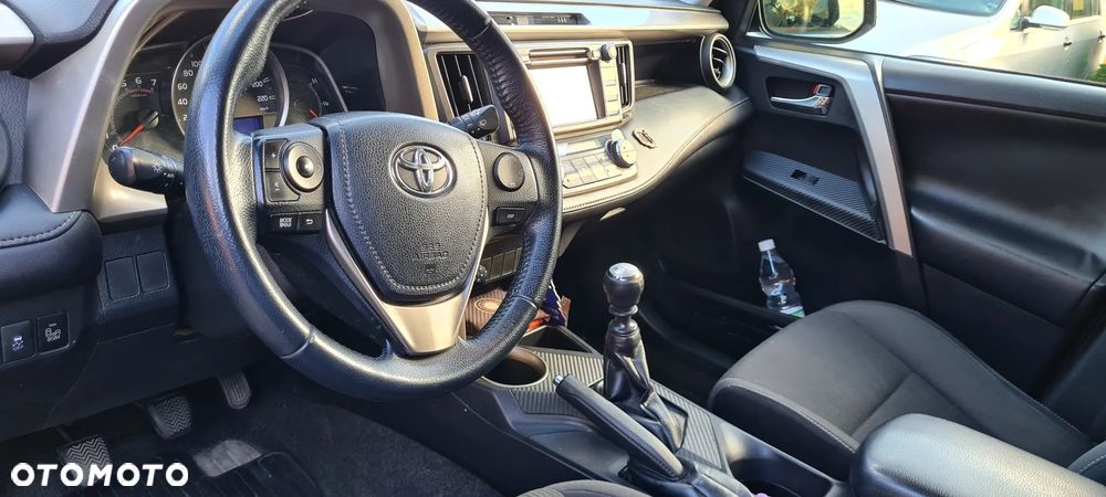 Toyota RAV4 2.0 D-4D Premium - 18