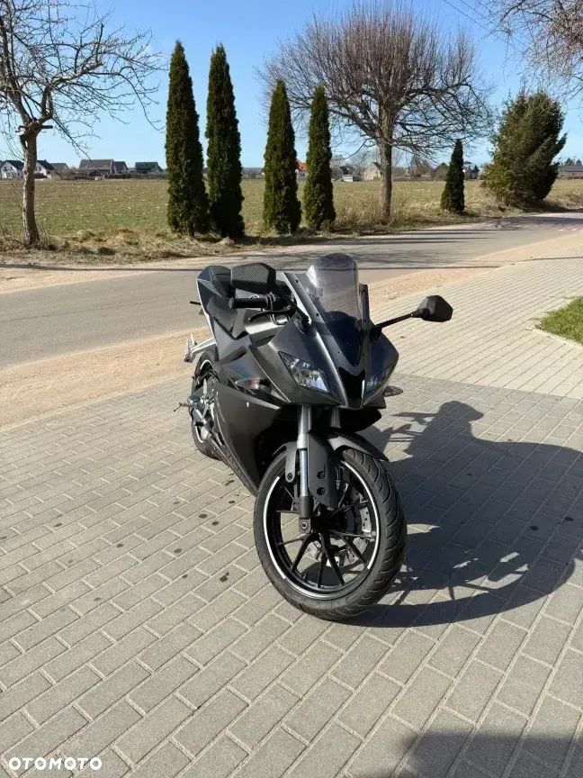 Yamaha YZF - 4