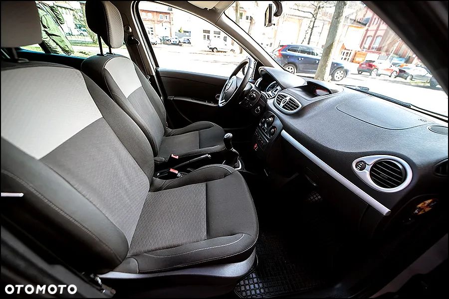 Renault Clio - 31