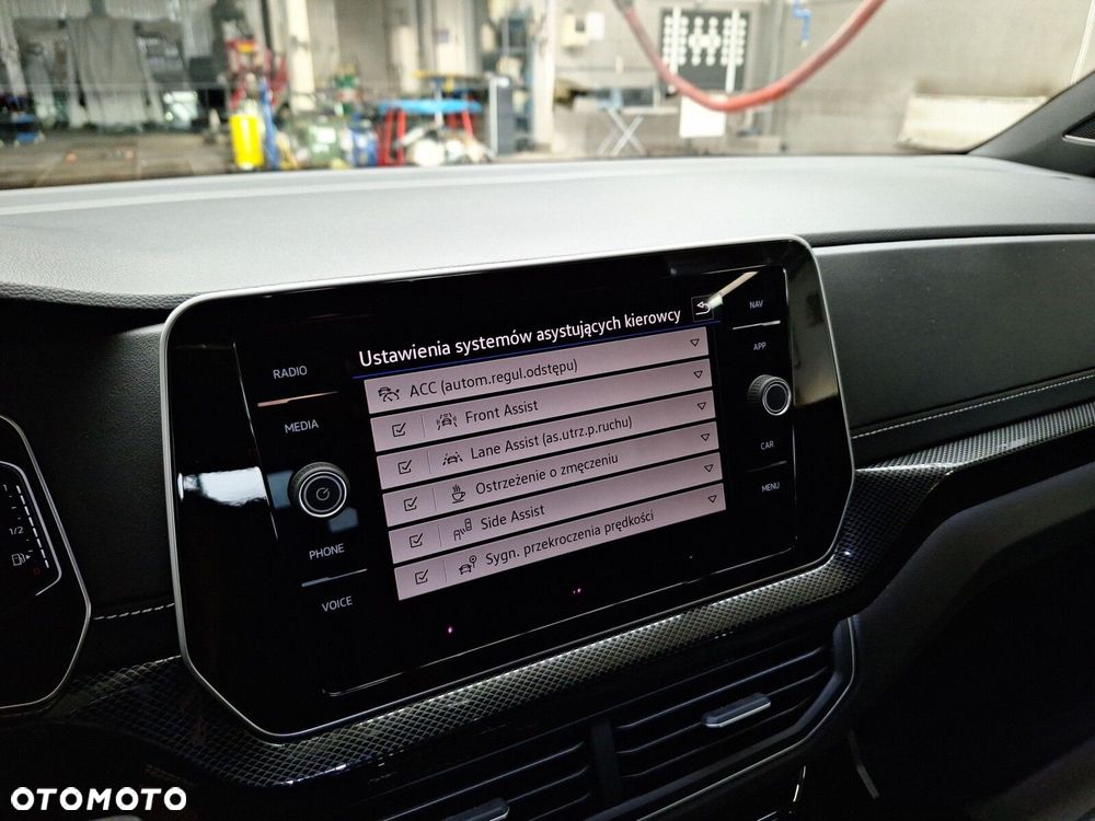 Volkswagen T-Cross - 32