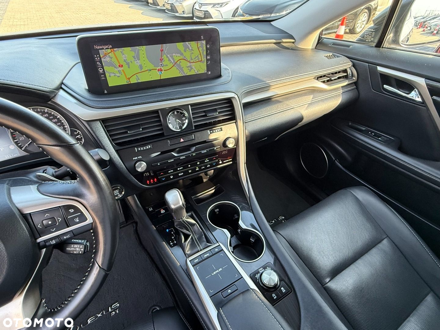 Lexus RX - 15