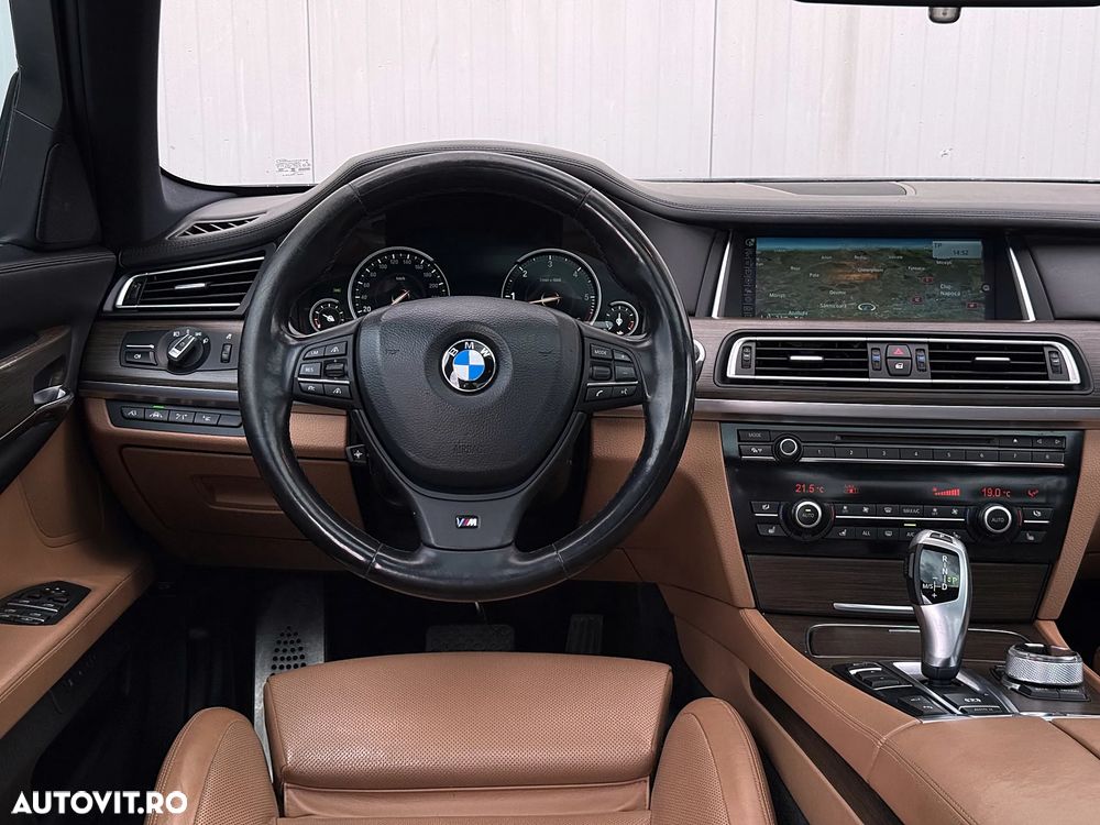 BMW Seria 7 730d Edition Exclusive - 28