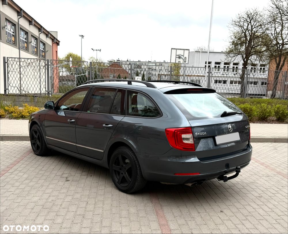 Skoda Superb 2.0 TDI 4x4 Ambition DSG - 4