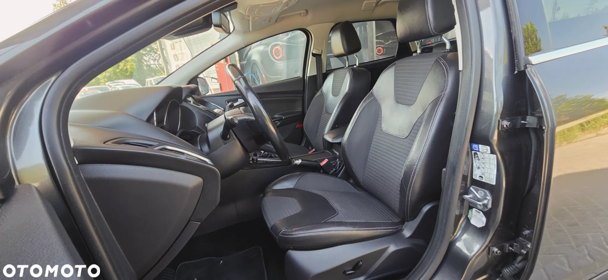 Ford Focus Turnier 1.0 EcoBoost Start-Stopp-System TITANIUM X - 26