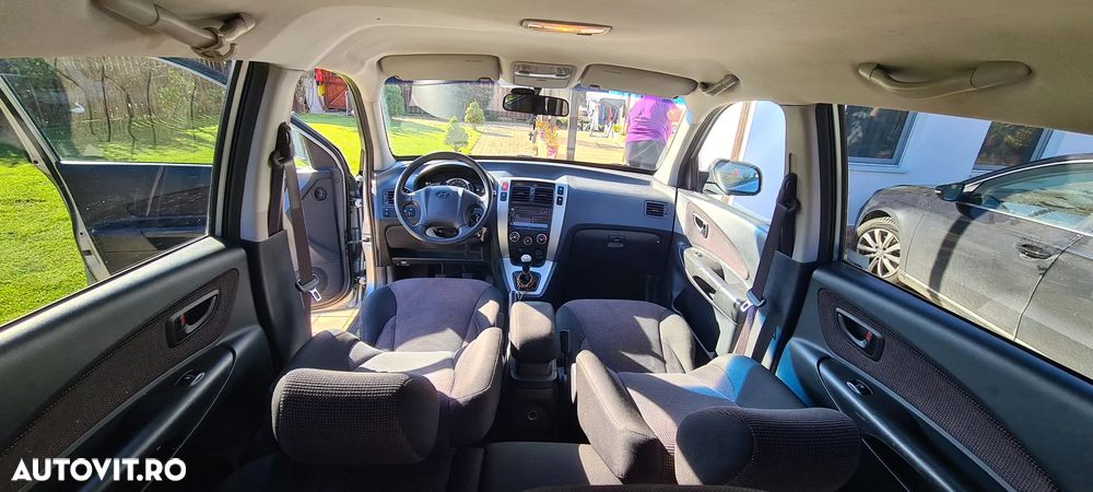 Hyundai Tucson 2.0 DOHC 2WD - 11