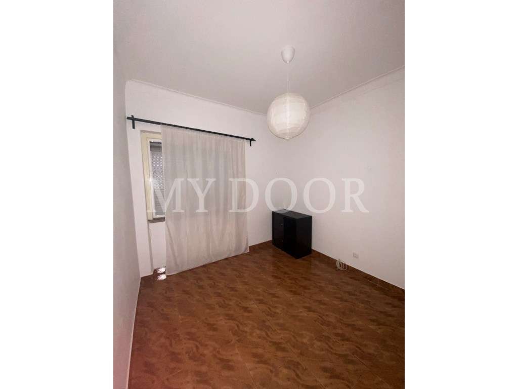 T1 em Moscavide p/venda - Central - Rch Alto - Grande imagem: 3/5