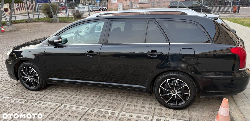 Toyota Avensis - 14