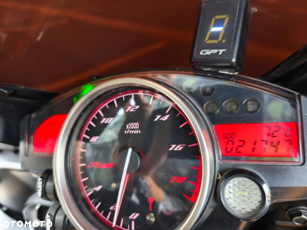 Yamaha R6 - 10