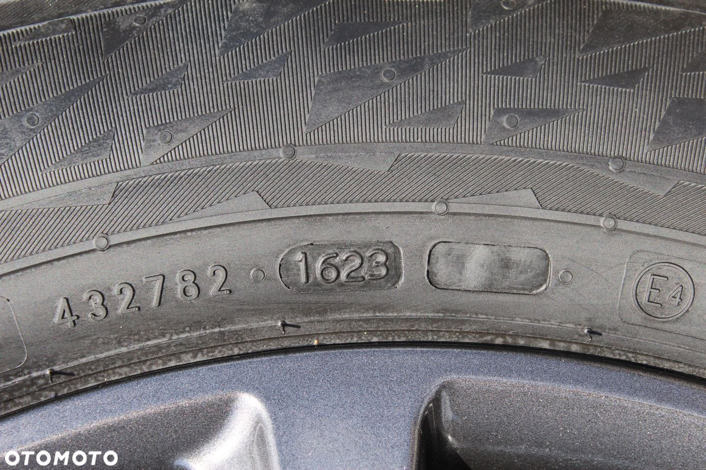 4x 225/60R17 NOKIAN SNOWPROOF 2 SUV 103V XL 23r 7,5mm - 7