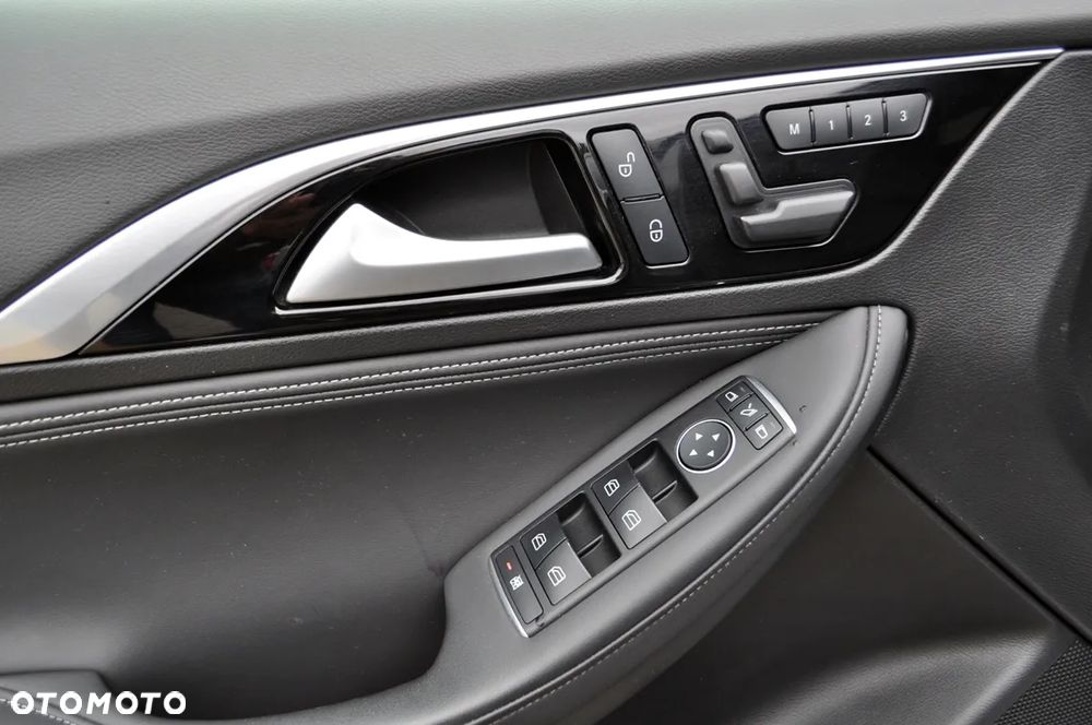 Infiniti Q30 1.6t DCT Premium Tech Cafe Teak - 15