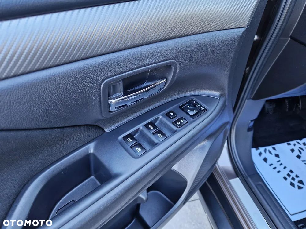 Mitsubishi Outlander 2.0 2WD SUV-Star - 32