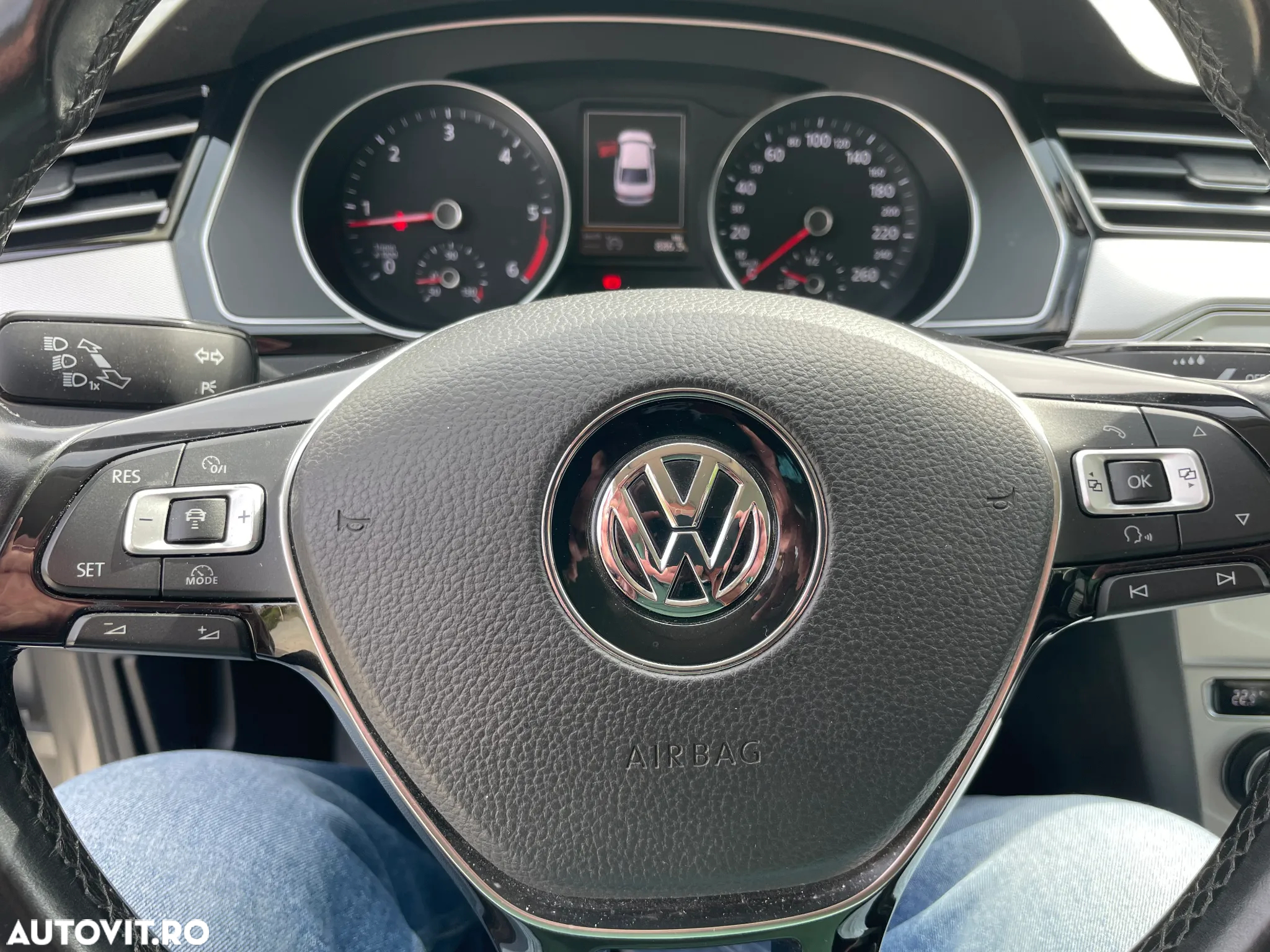 Volkswagen Passat 2.0 TDI Comfortline - 11