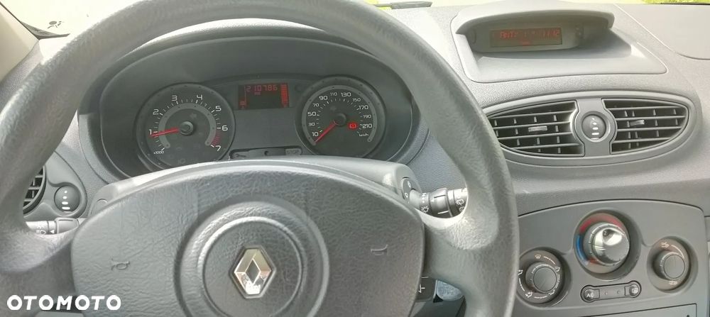 Renault Clio - 12