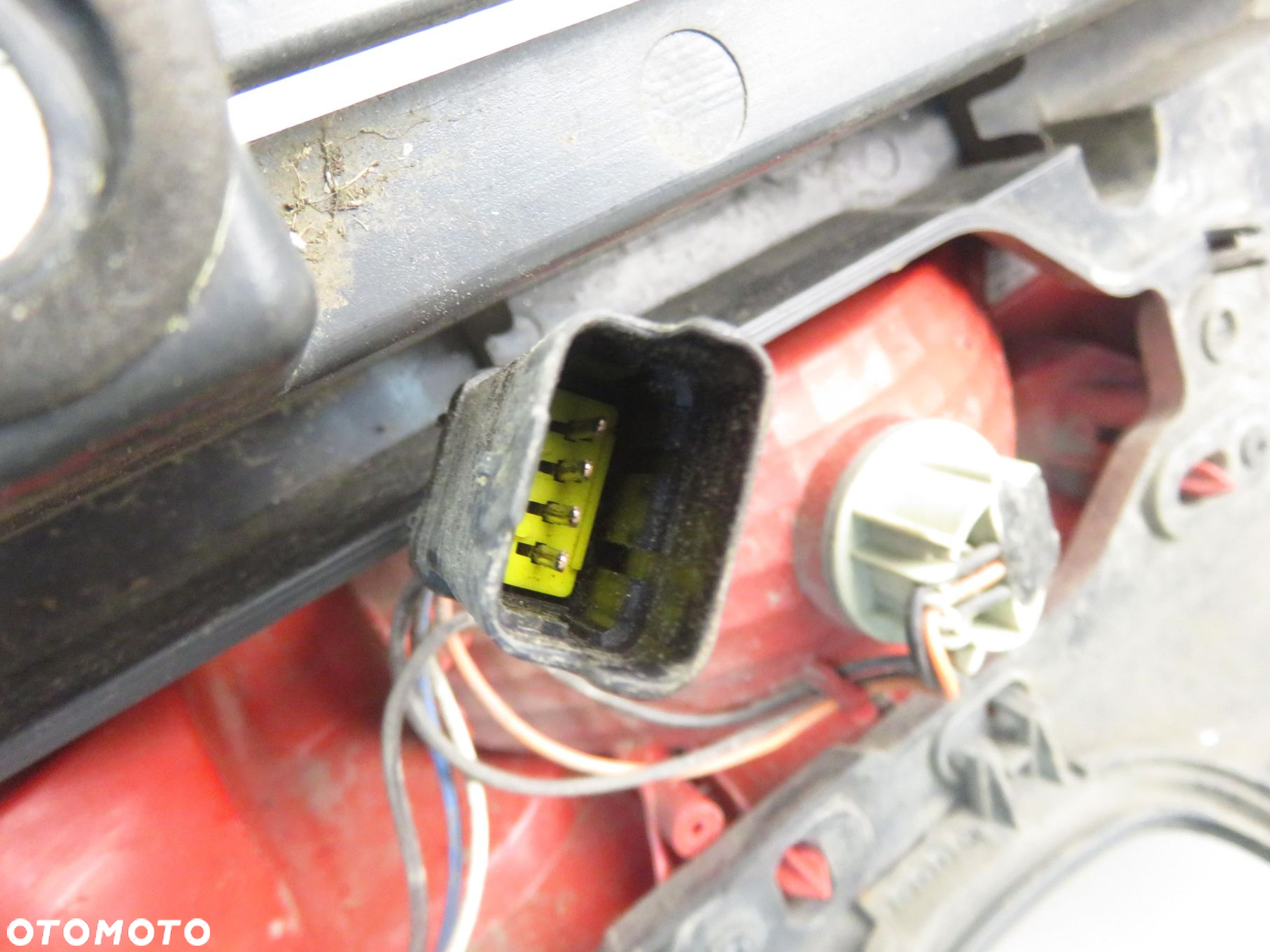 LAMPA PRAWA TYLNA OPEL VIVARO A Skrzynia (X83) 93857722 - 3
