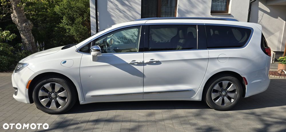 Chrysler Pacifica - 24