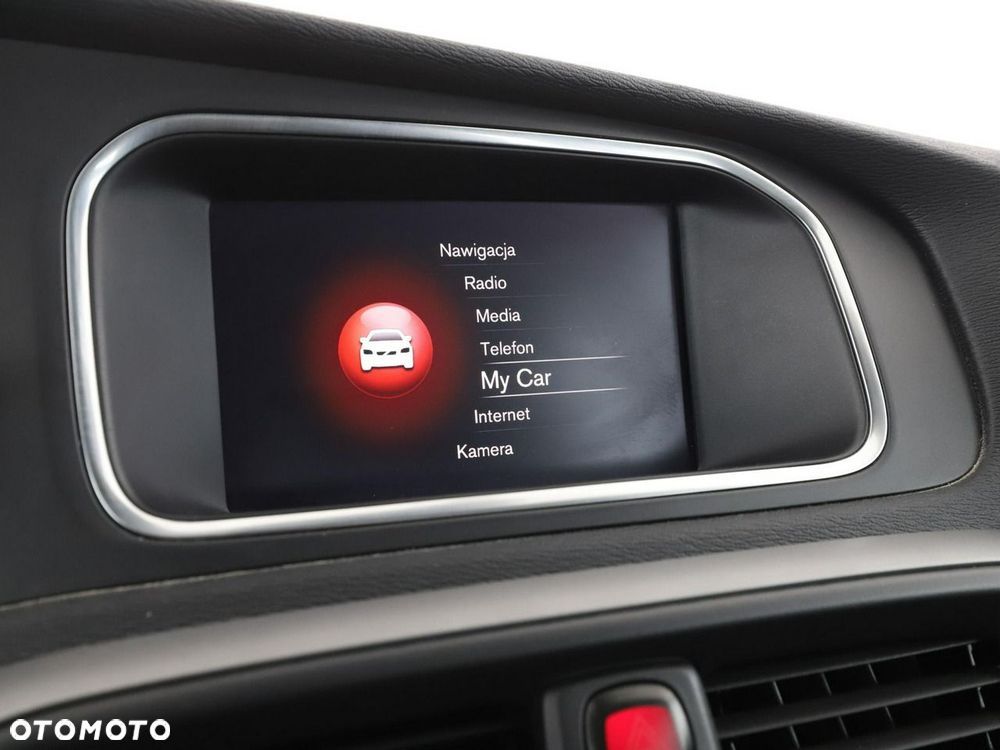Volvo V40 T2 Momentum - 24