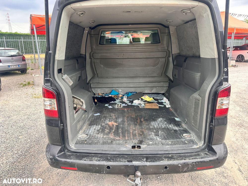 Volkswagen Caravelle - 13