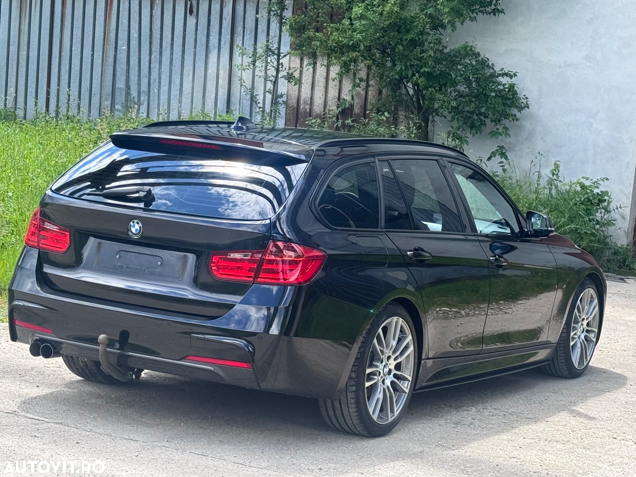 BMW Seria 3 320d DPF Touring Aut. Edition Sport - 22