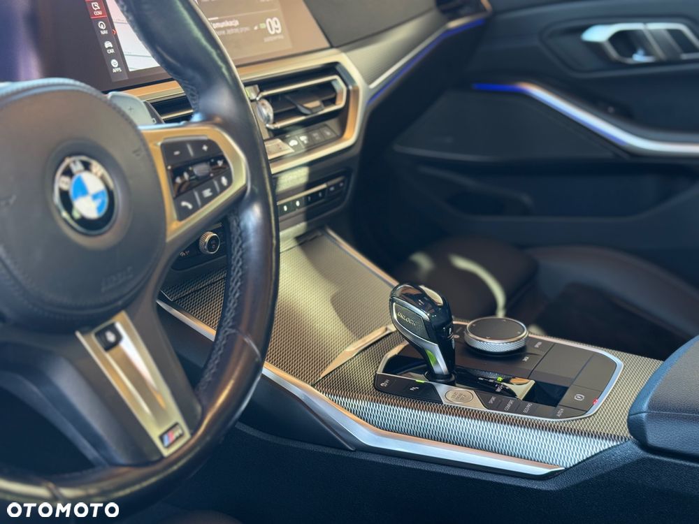 BMW Seria 3 320d xDrive mHEV M Sport - 16