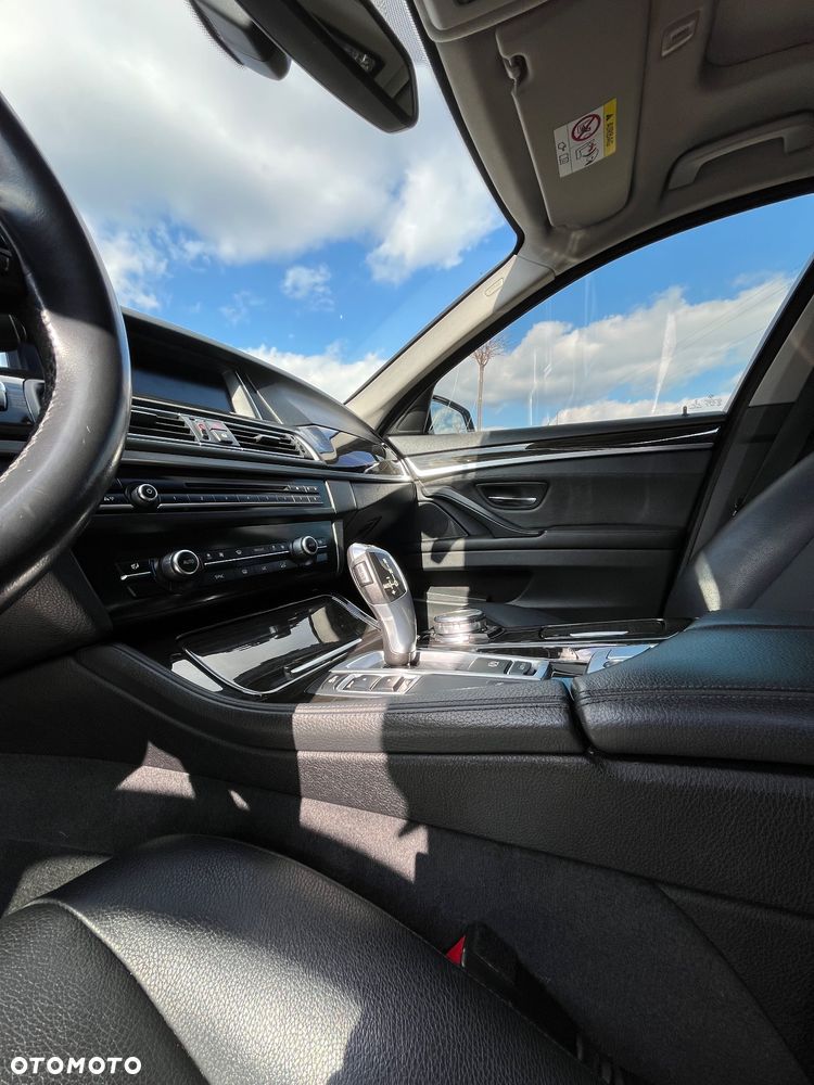 BMW Seria 5 530d Luxury Line - 25