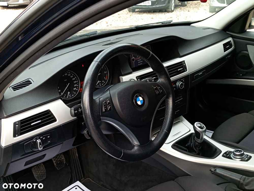 BMW Seria 3 318i Edition Sport - 14