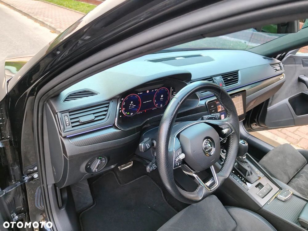 Skoda Superb 2.0 TDI DSG Sportline - 20