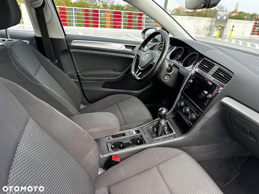 Volkswagen Golf Variant - 12