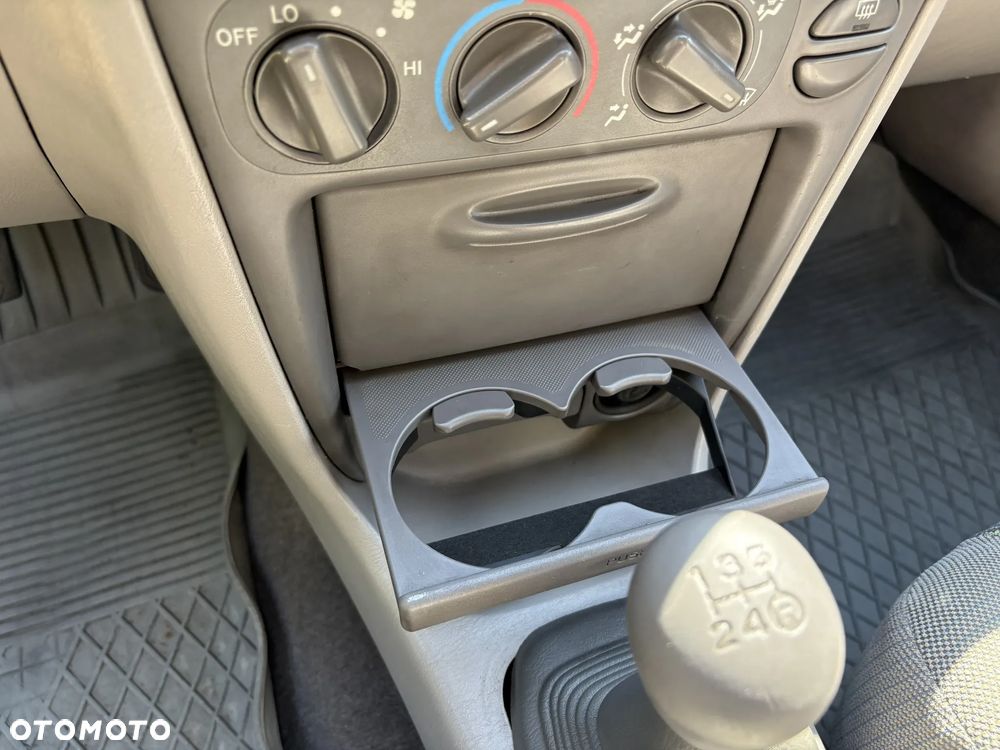 Toyota Corolla - 21