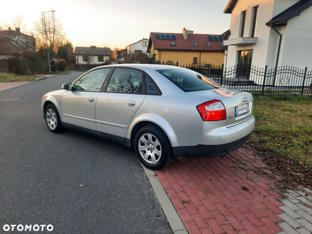 Audi A4 Limousine - 14