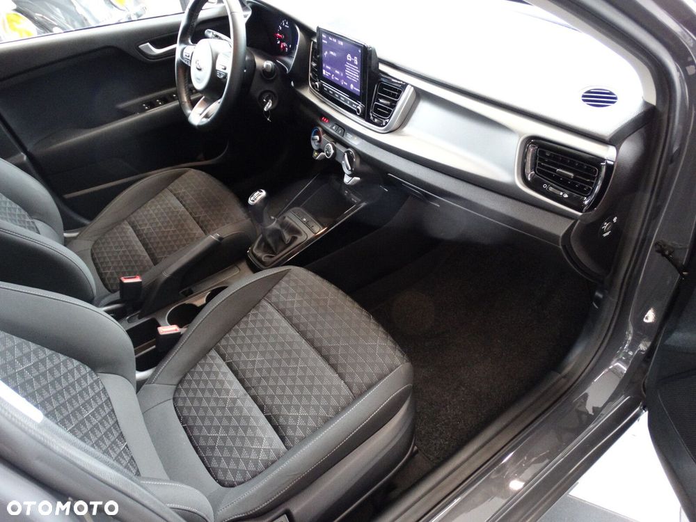 Kia Rio - 19