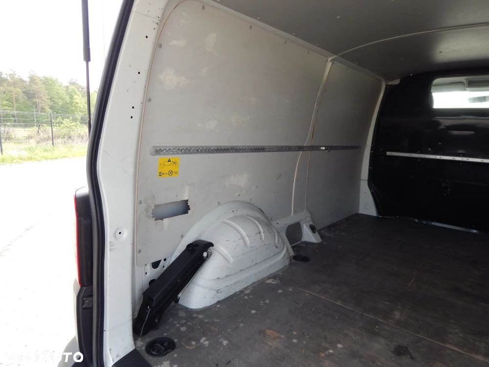 Volkswagen Transporter T-6 Long Klima - 22