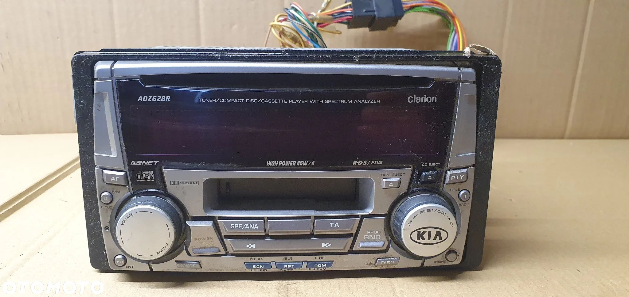 Radio radioodtwarzacz Clarion ADZ628R Oryginał Kia Sorento - 1