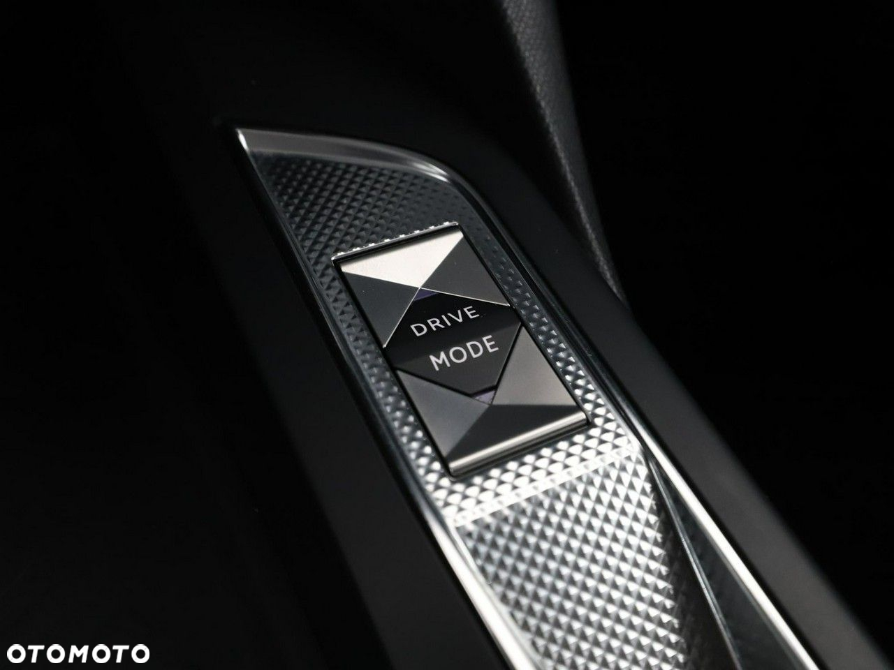 DS Automobiles DS 3 Crossback 1.2 PureTech So Chic - 30