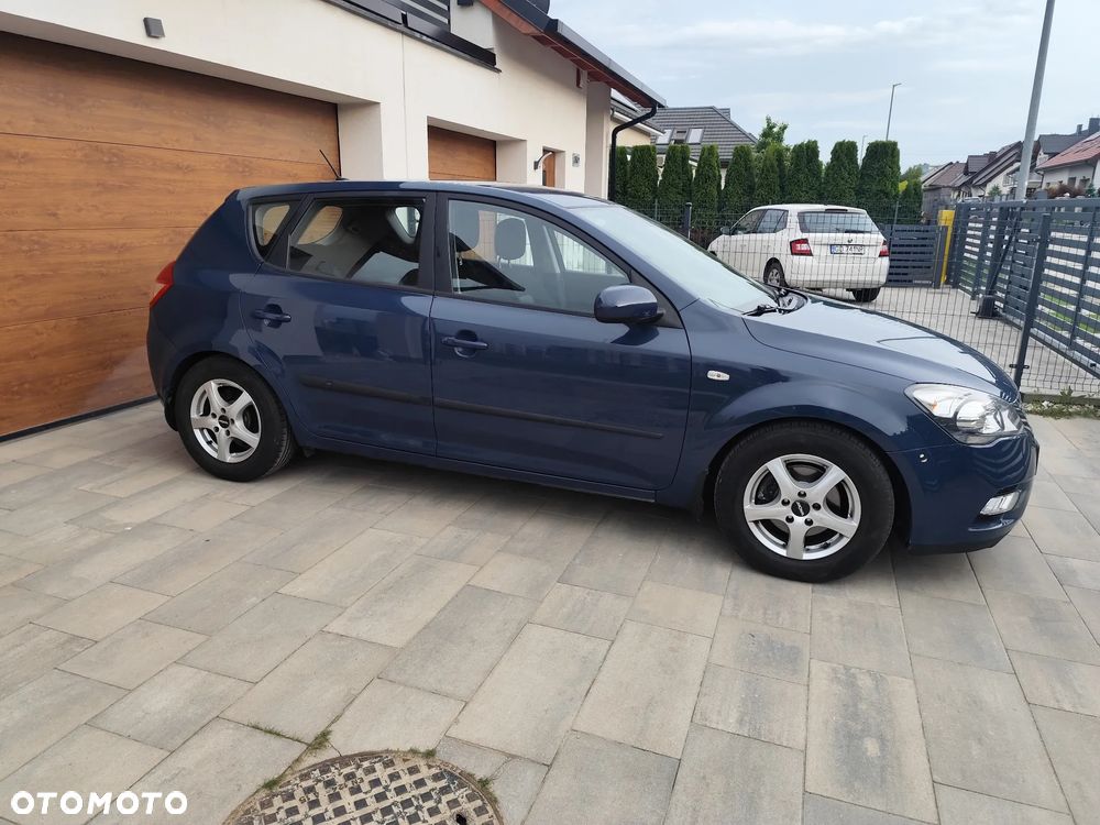 Kia Ceed 1.6 L - 7
