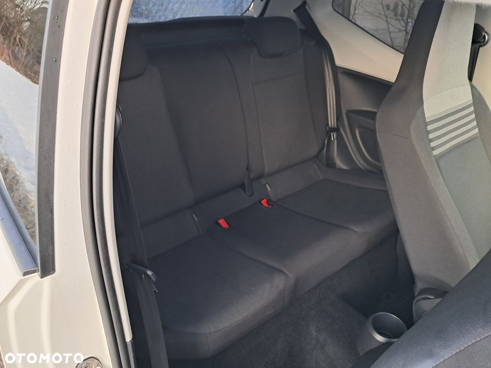 Volkswagen up! Active - 15