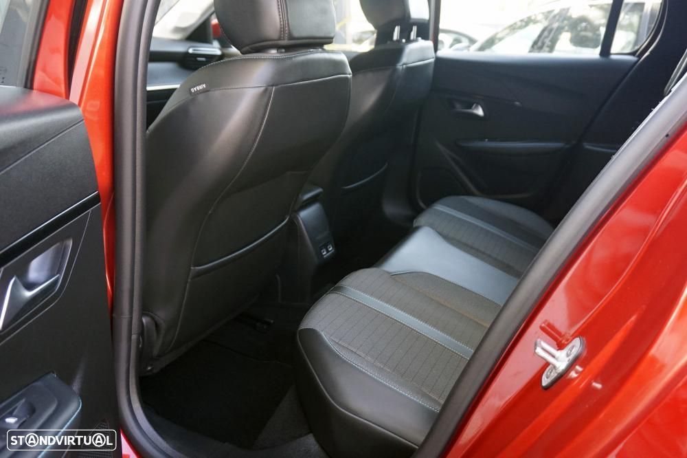 Peugeot 208 1.2 PureTech Allure EAT8 - 5
