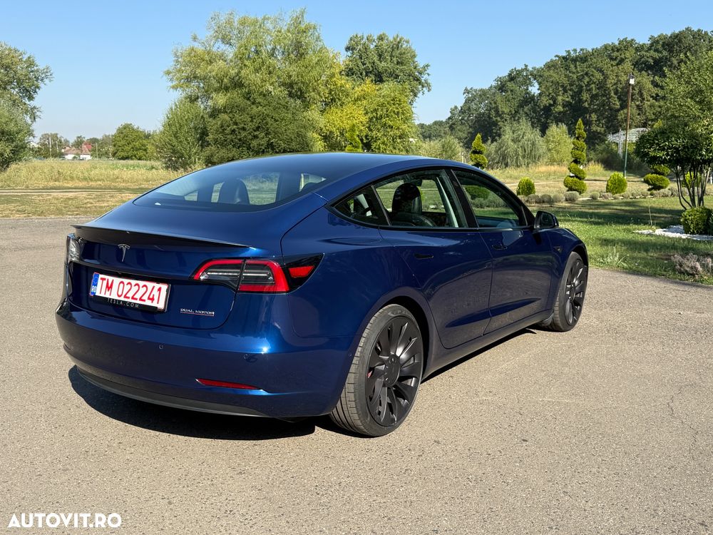 Tesla Model 3 - 8