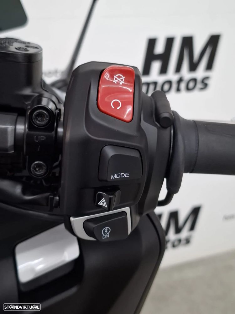 Yamaha TMAX TECH MAX - 11