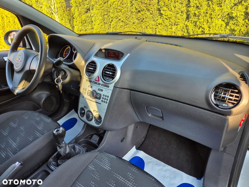 Opel Corsa 1.2 16V Edition / Active - 36