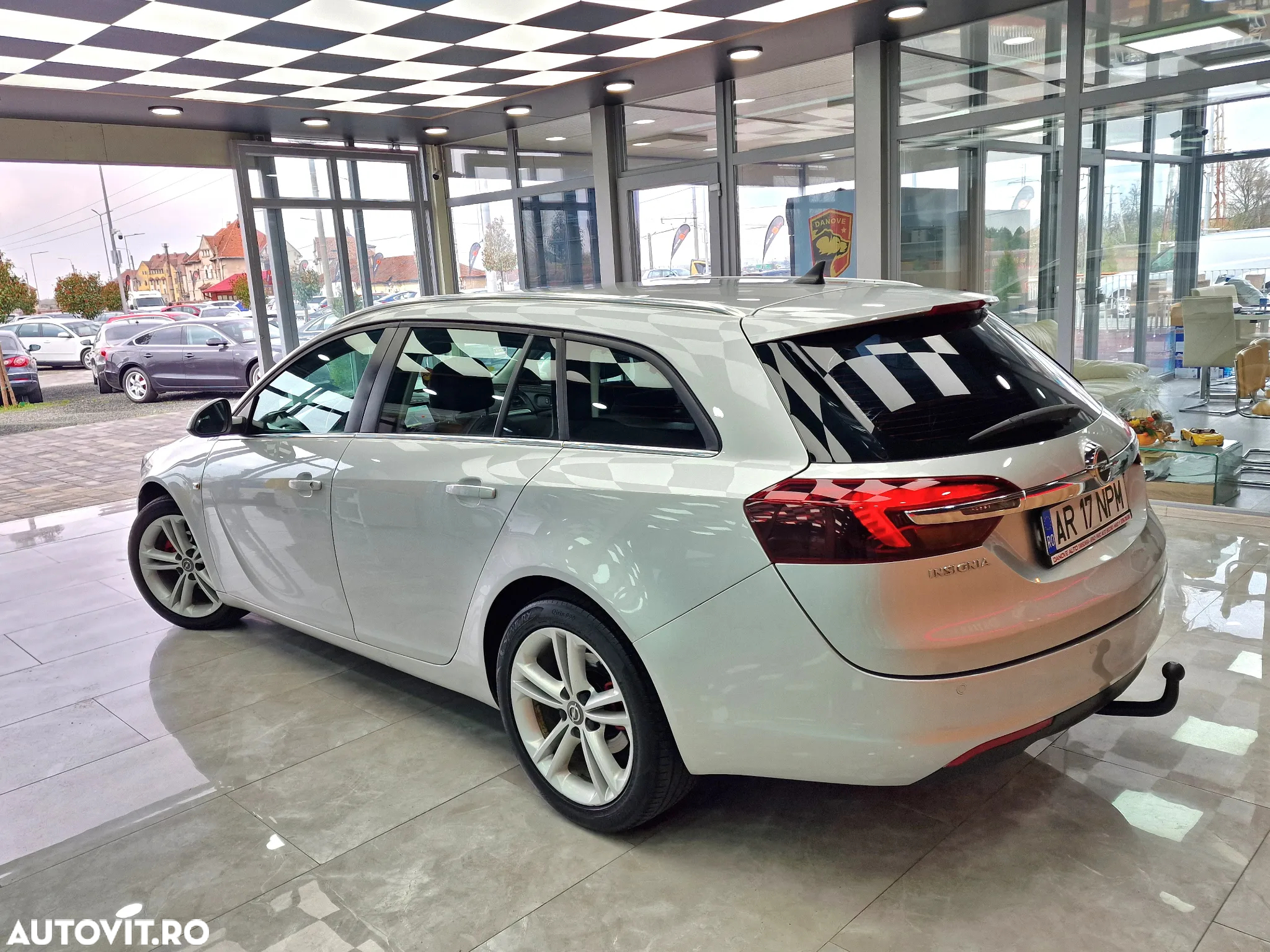 Opel Insignia - 10