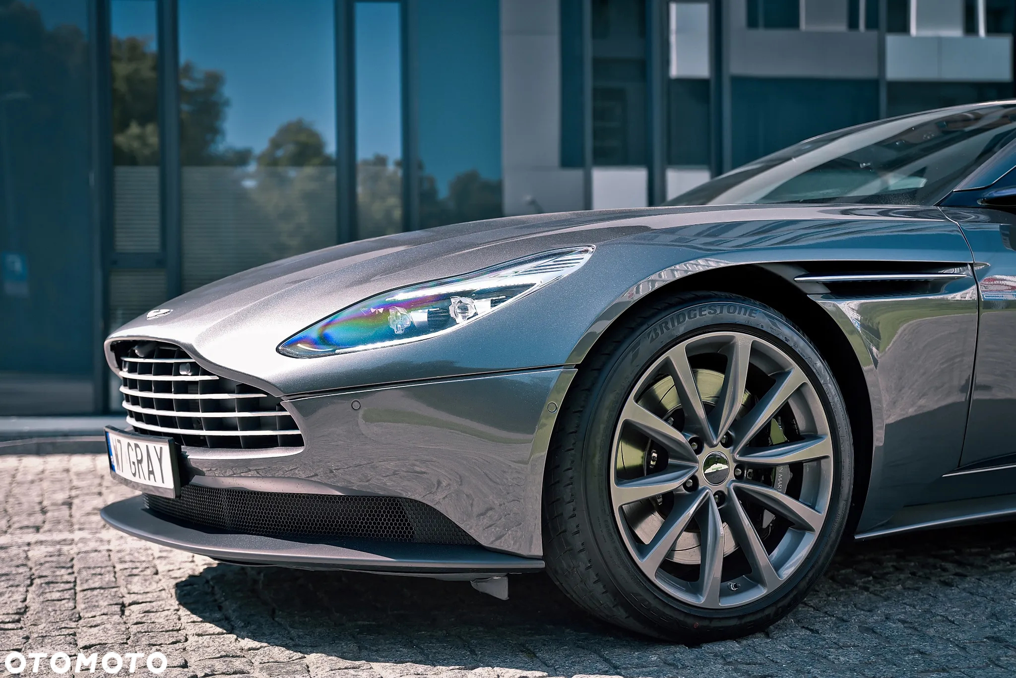 Aston Martin DB11 V8 Volante - 18