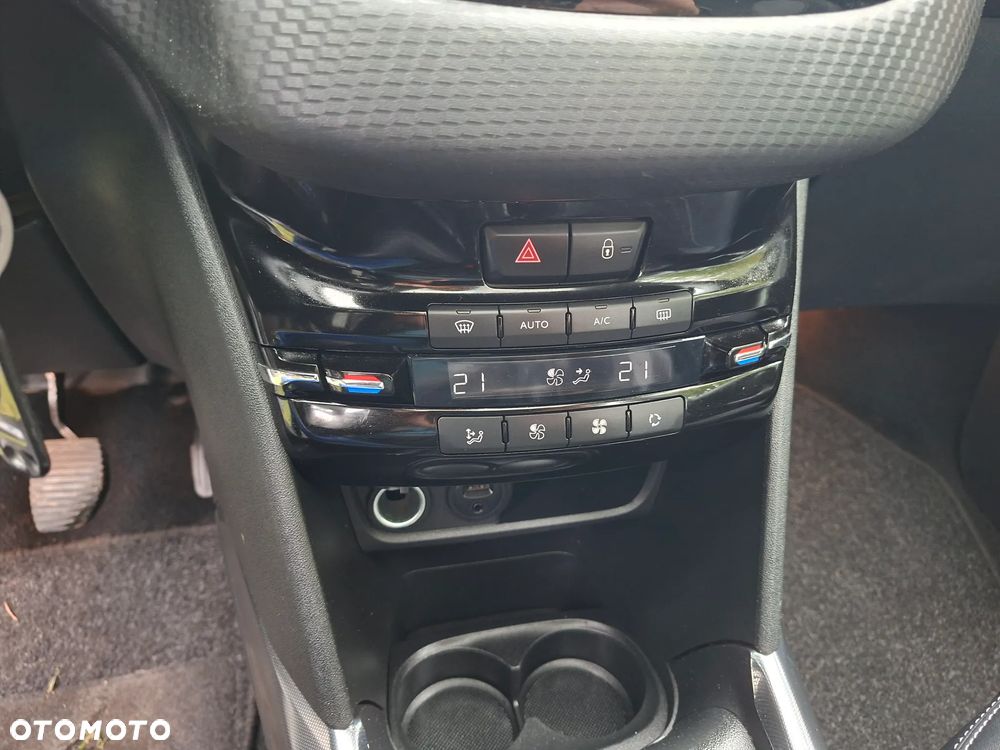 Peugeot 2008 - 16