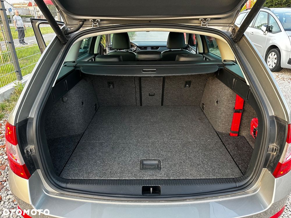 Skoda Octavia 1.4 TSI Edition DSG - 25