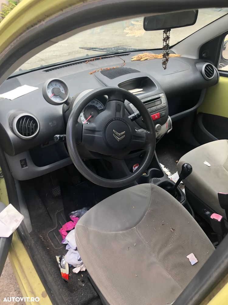 Dezmembrez Citroen C1 galben 2006 1.0 benzina 4 usi - 7