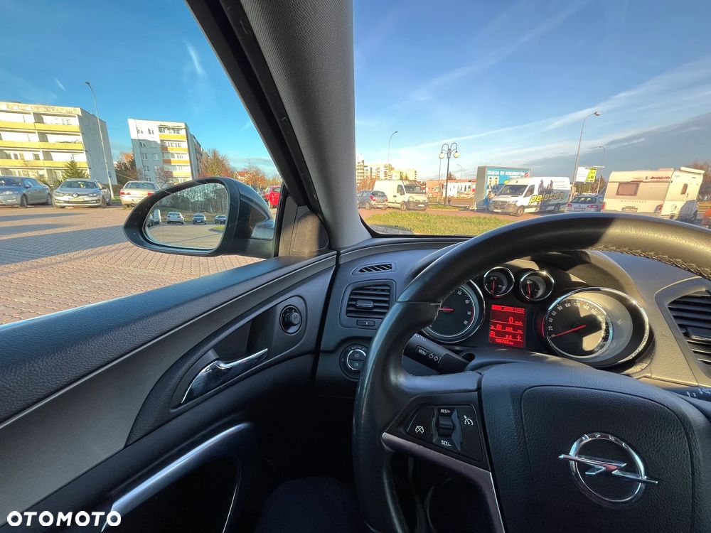 Opel Insignia - 18
