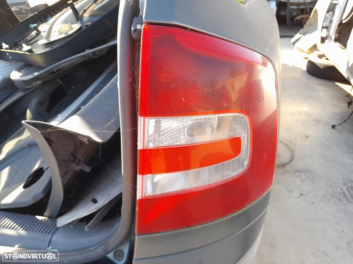 Farolim direito SKODA Octavia II Break (1Z5) - 1