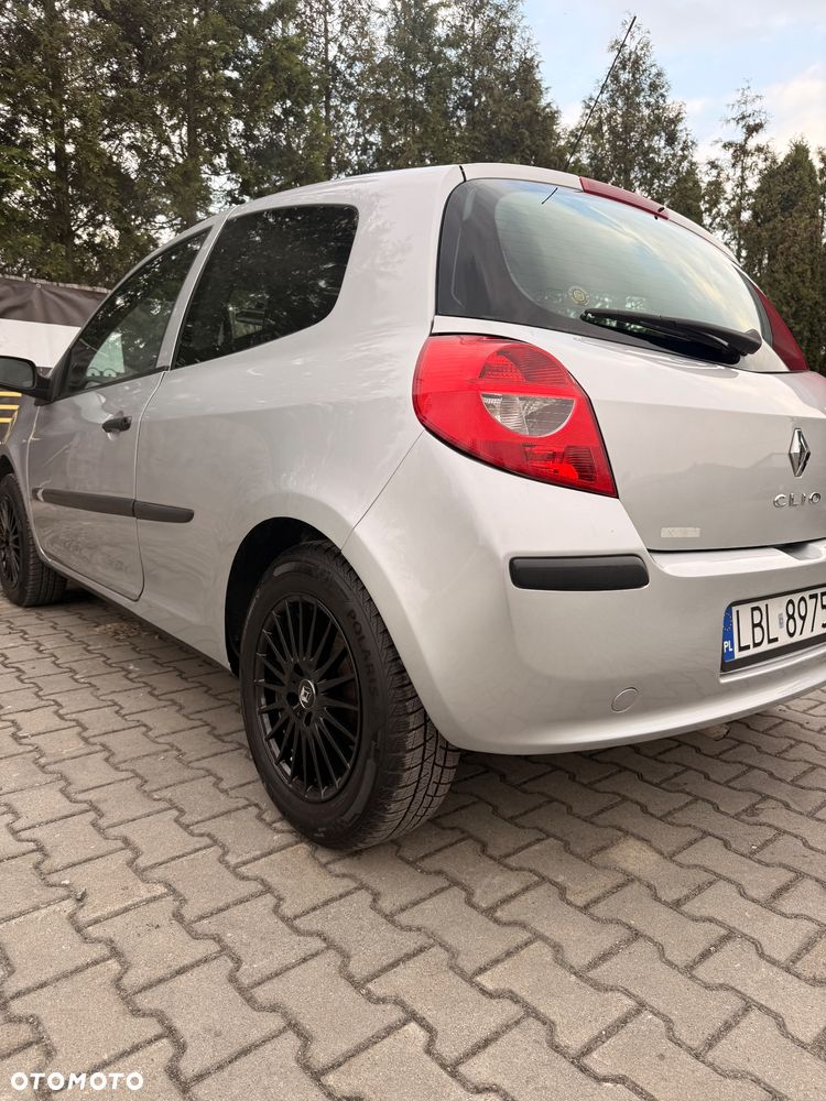Renault Clio - 8