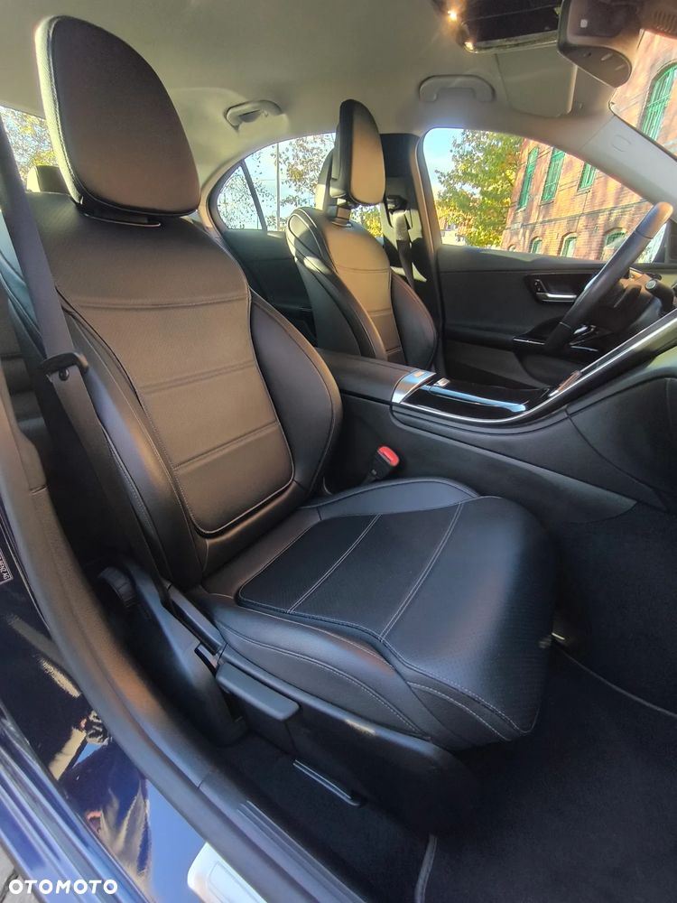 Mercedes-Benz Klasa C 180 mHEV - 18