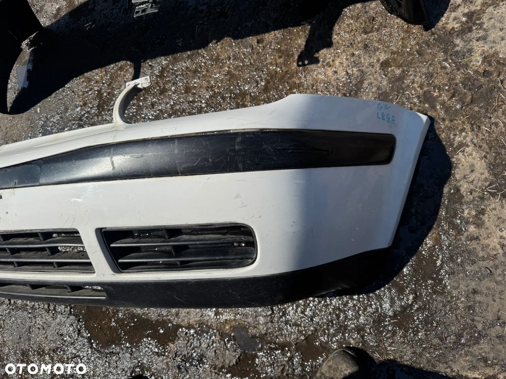 Zderzak przód Volkswagen Golf IV biały srebrny OE - 7