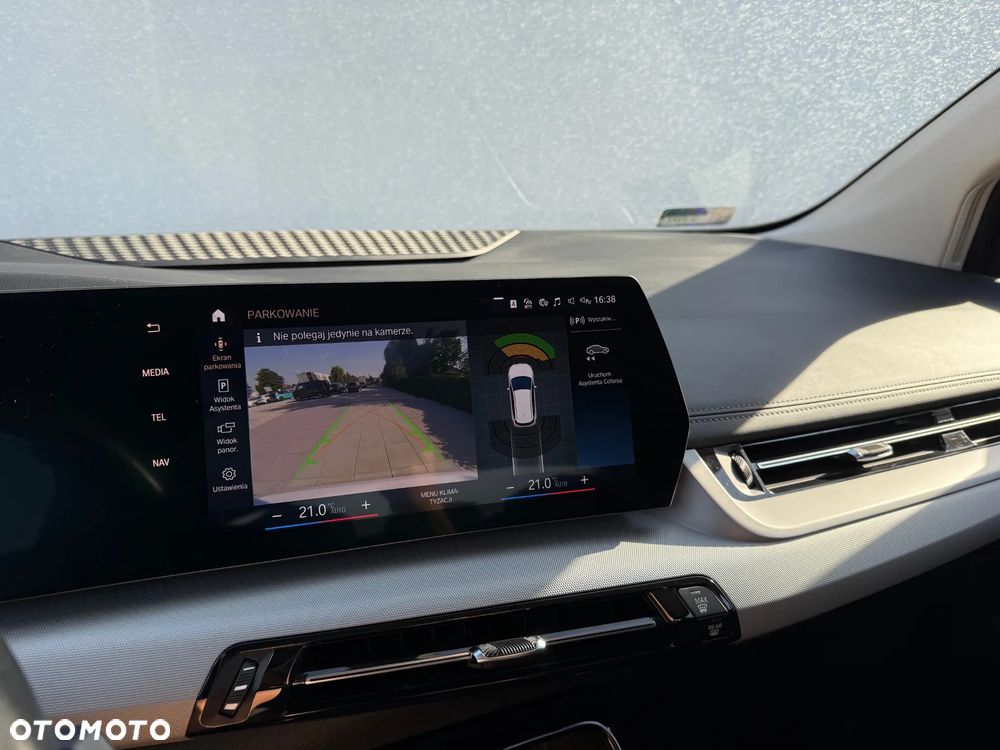 BMW Seria 2 218d - 15